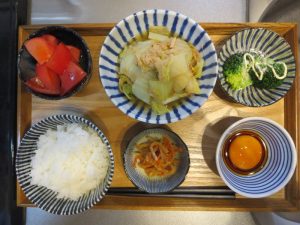 白菜とツナ缶の蒸し煮メインの献立(180320朝ごはん)