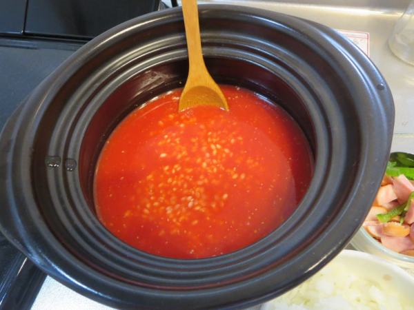 トマトジュースで炊き込みごはん