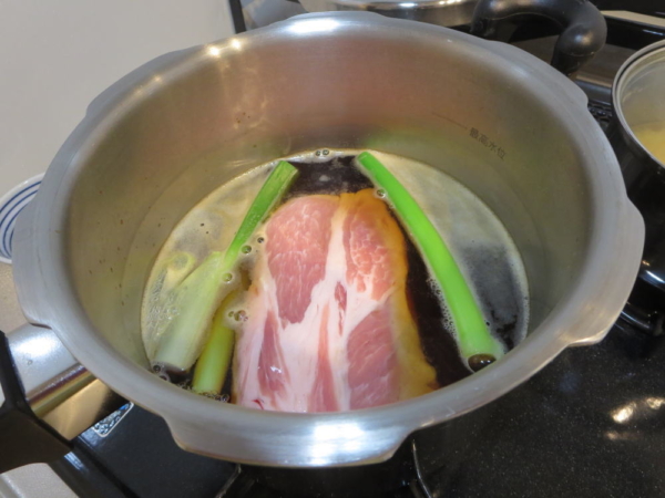 圧力鍋で煮豚