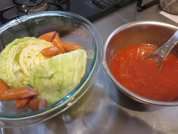 キャベツ、作り置きのトマトソース