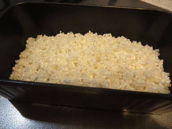 白米ともち米を混ぜて炊く