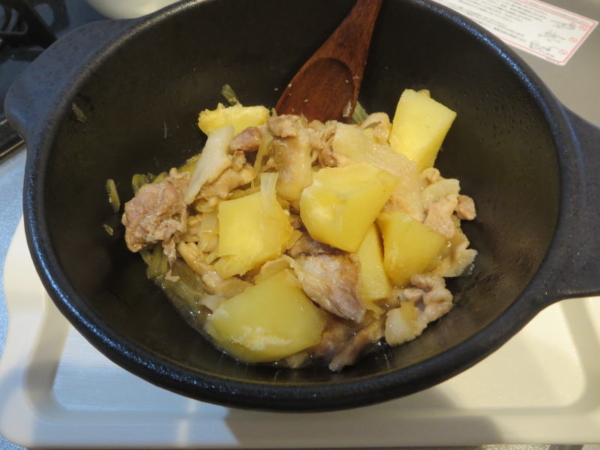 レンジで楽チン カレーポットで肉じゃが