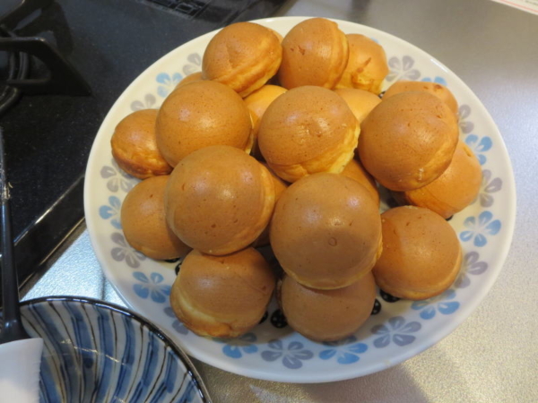 コロコロ♪ひとくちボール焼でホットケーキ