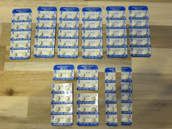 薬(ノルバスク)