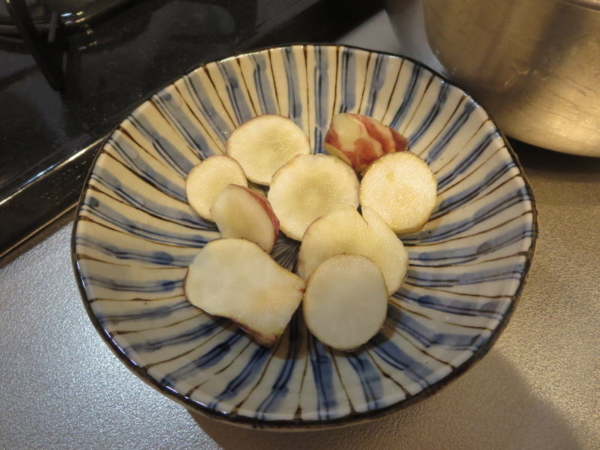 菊芋をスライスして残った端