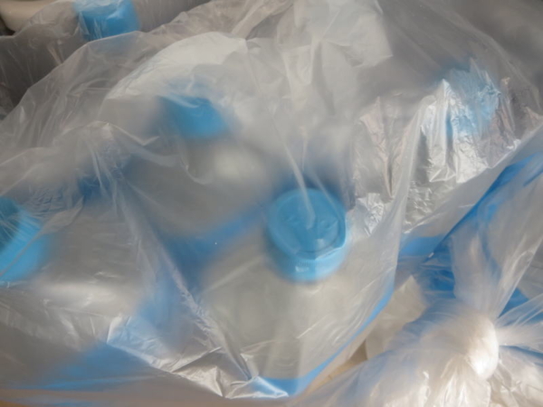 ペットボトルの水の入れ替えをしたら手に違和感