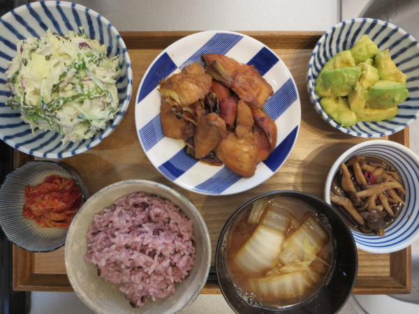 鶏むね肉の照り焼きメインの献立