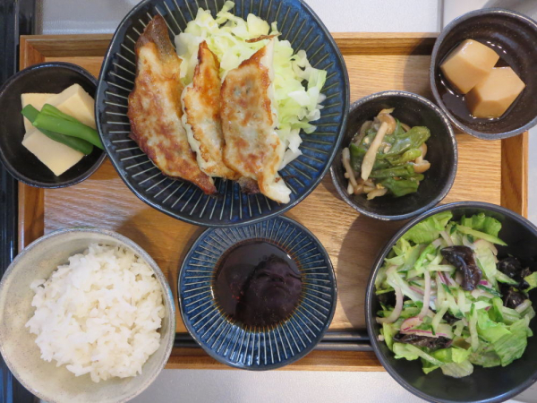 焼き餃子(ボイルキャベツ添え)メインの献立