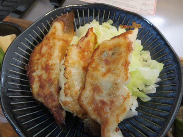 焼き餃子(ボイルキャベツ添え)