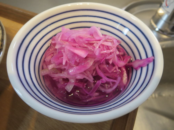 酢玉ねぎと紫キャベツの和え物