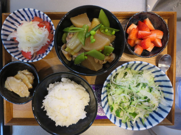 大根と豚肉の煮物の献立