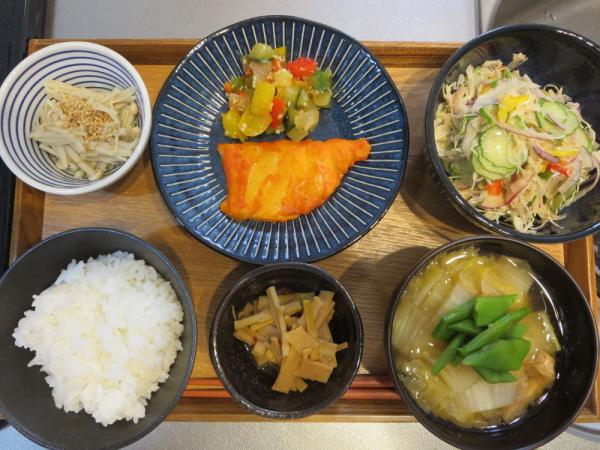 焼魚(カジキの味噌漬け)の献立