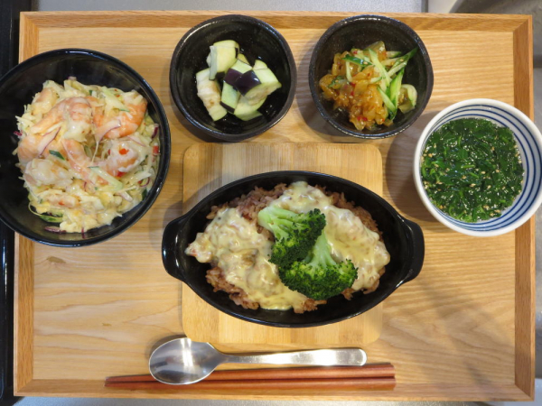 焼きチーズカレーの献立