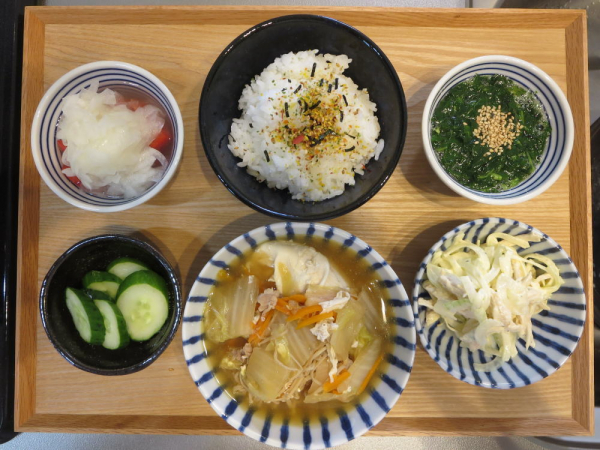 落としたまご(白菜と豚肉の鍋の残りにプラス)の献立