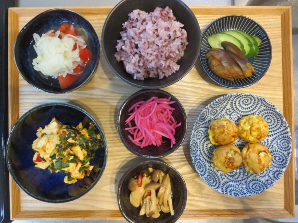 コロコロだし入り卵焼きと豆腐の炒め物の献立