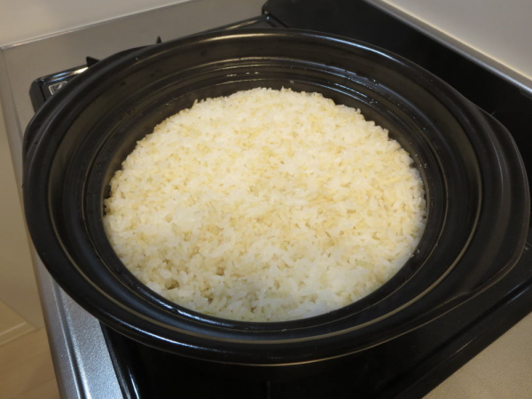 炊飯用土鍋で白米と発芽米(ファンケル)を炊く