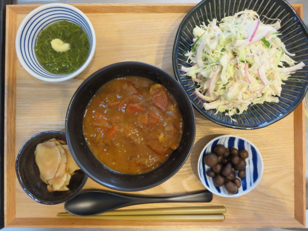 カレー丼の献立