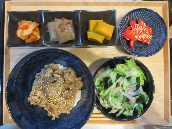 カルビ焼肉丼の献立