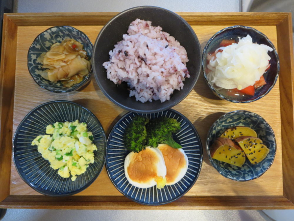 チーズはんぺん焼きと小葱入り炒りたまごの献立