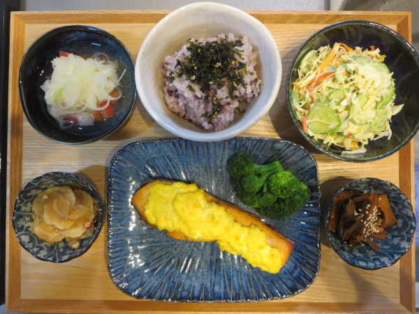 鮭のマヨたま焼きの献立