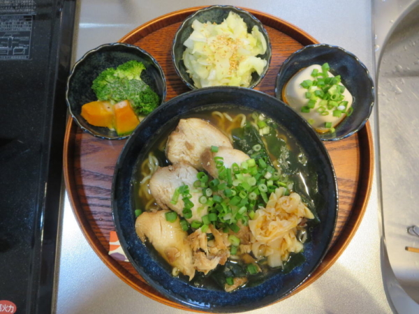 わかめラーメン(インスタント袋麺)の献立