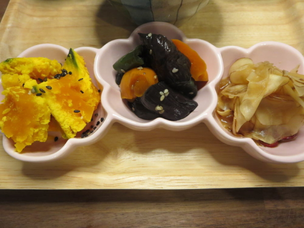 かぼちゃ、ナスとピーマンの炒め物、菊芋の甘酢醤油漬け