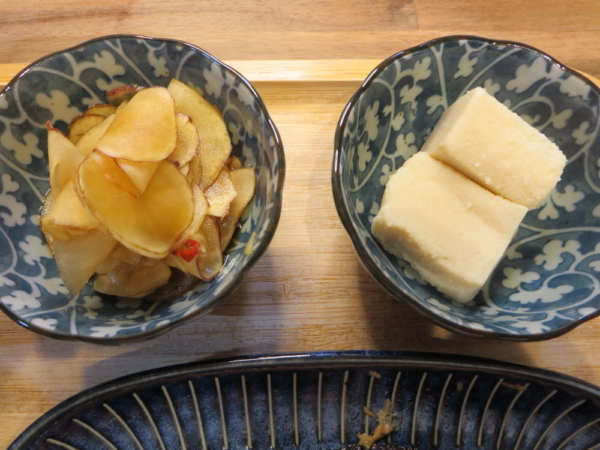 菊芋の甘酢醤油漬け、高野豆腐の含め煮