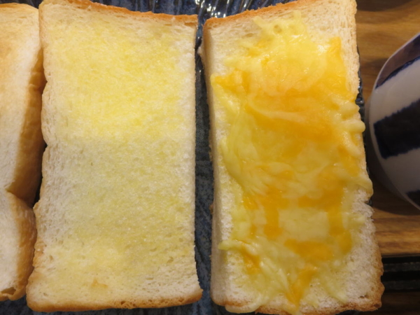 トースト＋バター、トースト＋チーズ