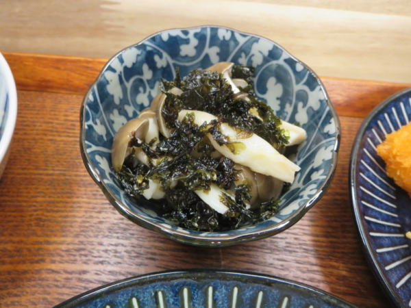 しめじ煮と韓国海苔ふりかけの和え物