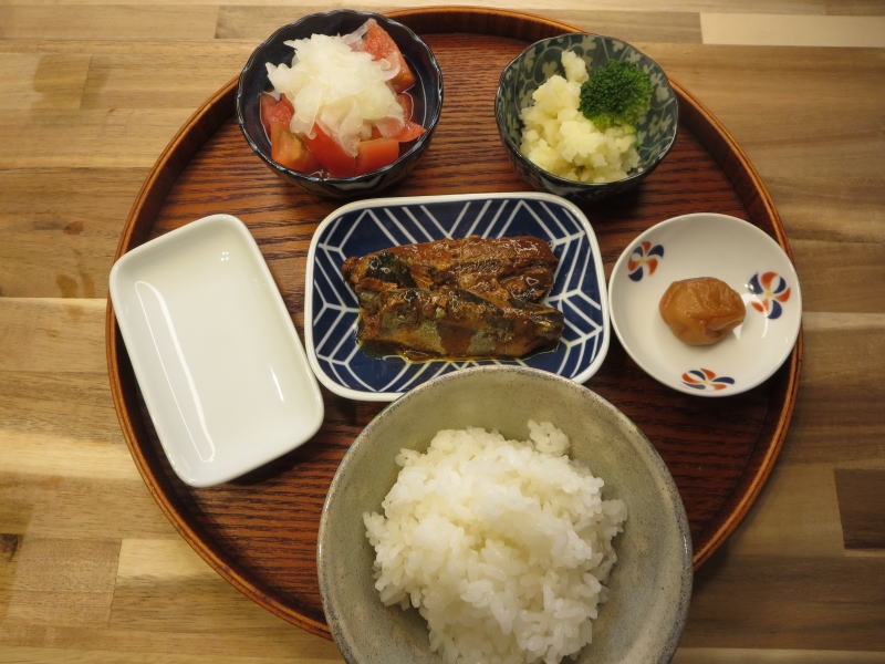 いわしのかば焼き缶の献立