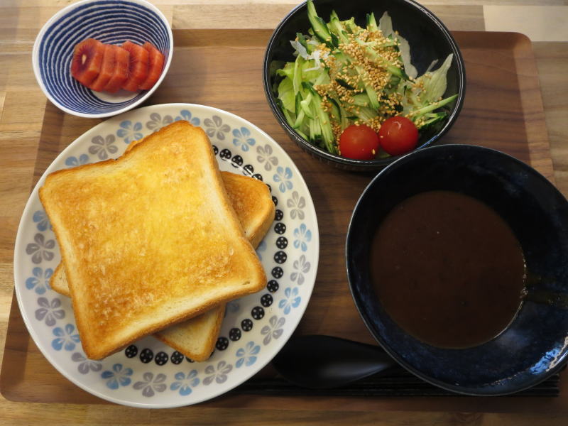 カレーパン(トースト＋レトルトカレー)の献立