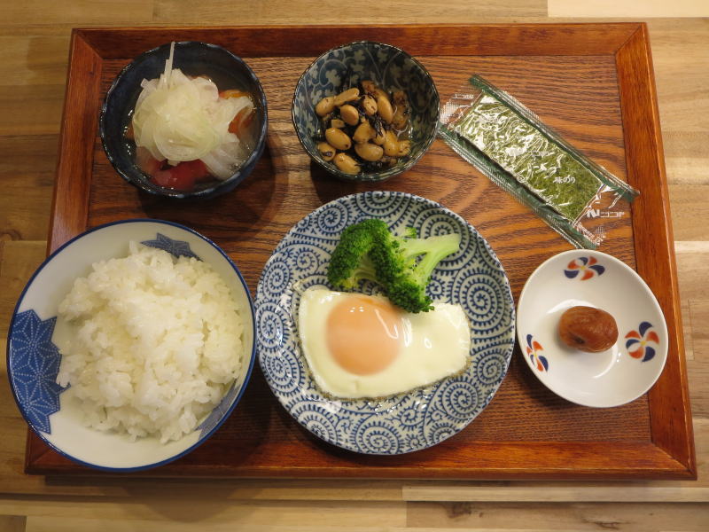 目玉焼きの献立