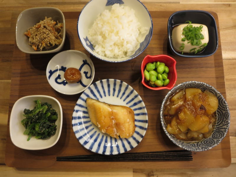 焼魚(ほっけ)となすのみぞれ煮の献立