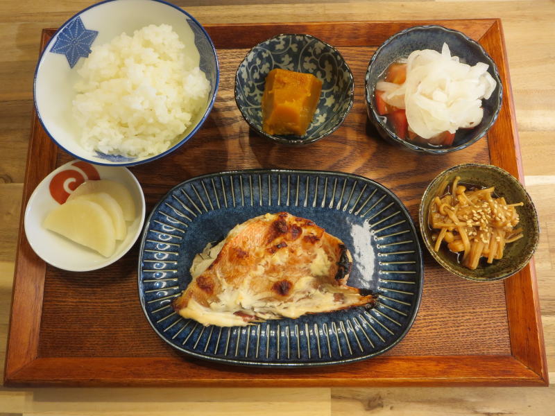 焼魚(赤魚の粕漬)の献立