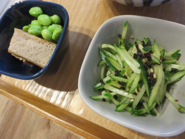 厚揚げの煮物、きゅうりときざみ昆布の和え物