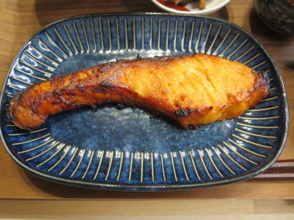 焼魚(鮭の西京漬け)