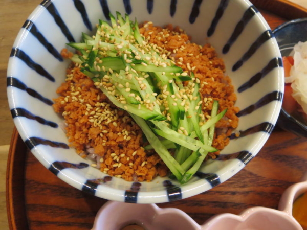 鮭フレーク丼