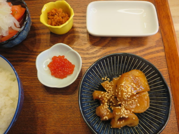 さばらー味噌ラー油、すじこ、味のり、レンコンとさつまいもの甘酢炒め