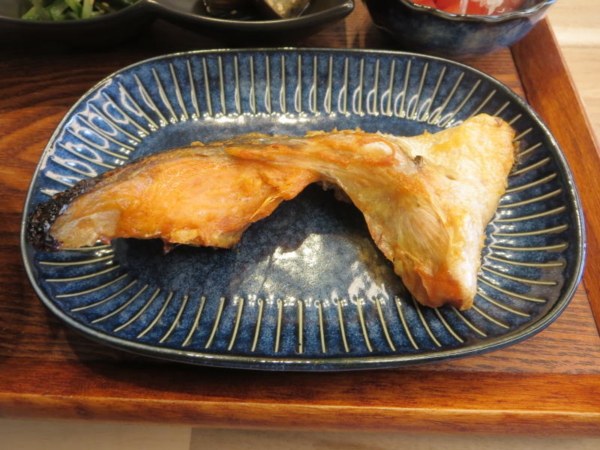 鮭かまの焼魚