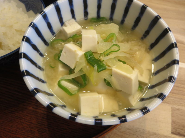 残り野菜でお味噌汁