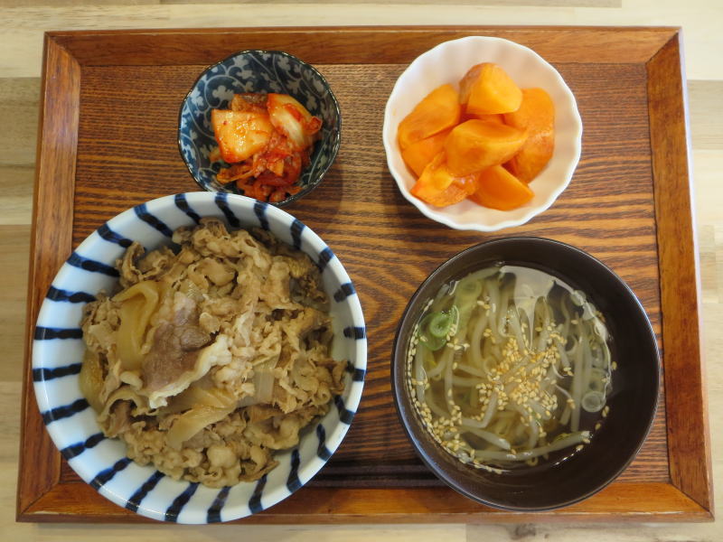 牛丼(吉野家の牛丼の冷凍食品)の献立