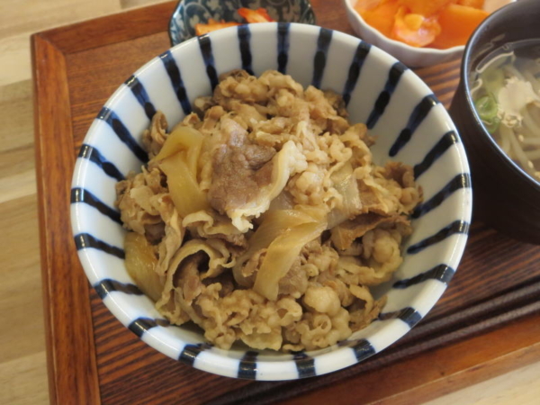 牛丼(吉野家の牛丼の冷凍食品)