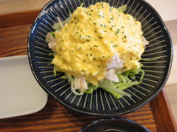 チキンサラダのタルタルソース風かけ