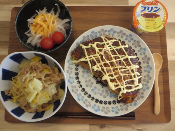 お好み焼きと塩焼そばの献立