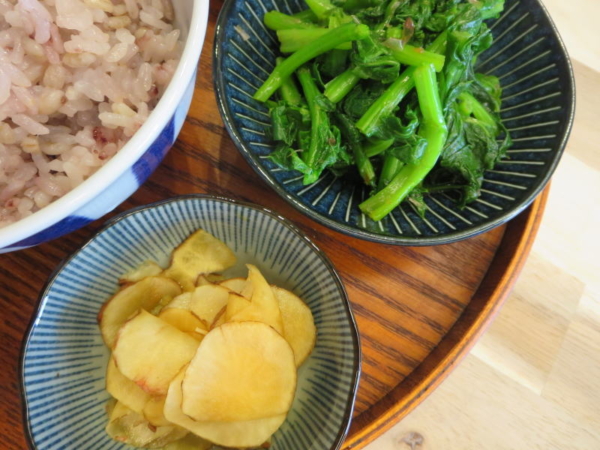 菊芋の甘酢醤油漬け、あぶら菜のおかか和え