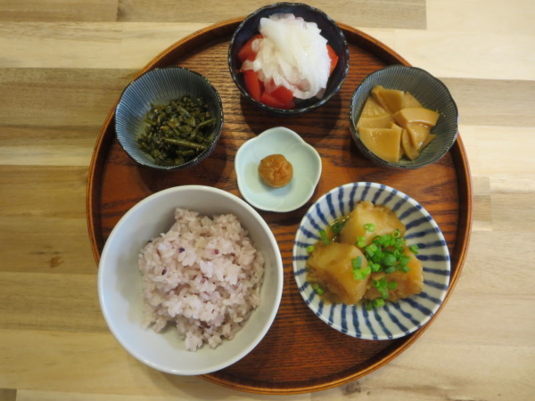 じゃがいも煮(イカじゃがの残り)の献立
