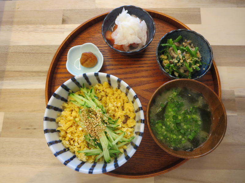 2色丼の献立