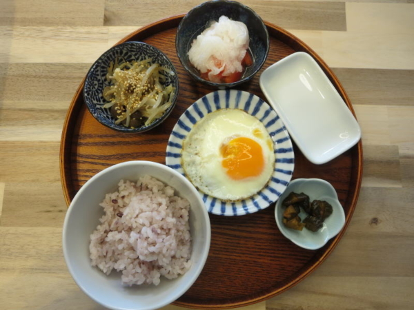 目玉焼きの献立