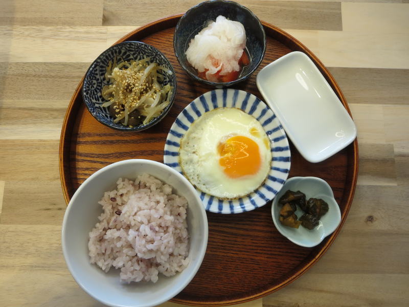 目玉焼きの献立