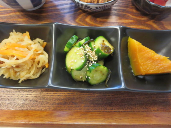 切干大根煮、きゅうりの塩昆布漬け、かぼちゃ煮